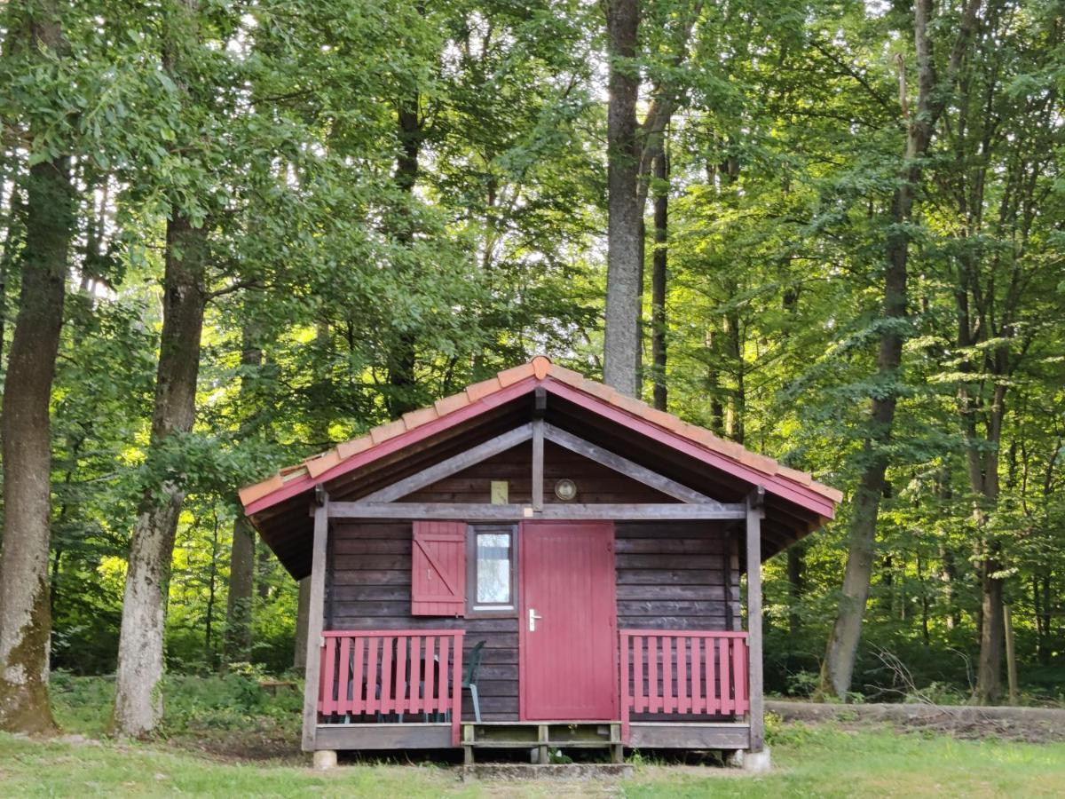 Camping Les Vosges Du Nord Oberbronn Exterior photo